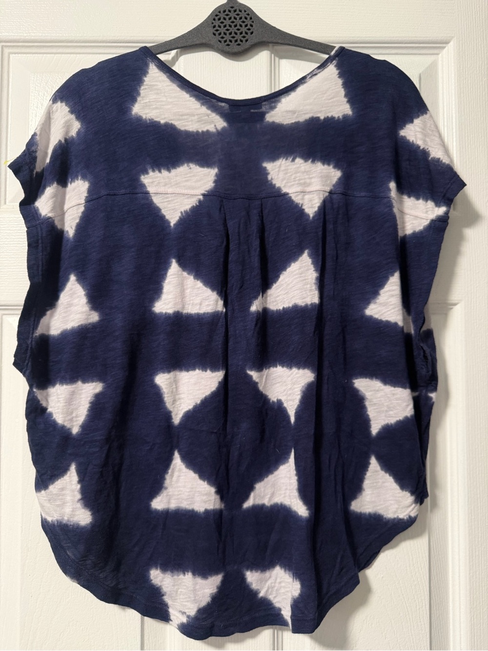Splendid Women’s Medium Navy White Shibori Tie Dye V Neck Top Made in USA - Picture 7 of 11